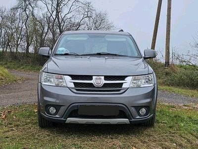 Grau Gebraucht 2012 Fiat Freemont SUV | 7.500 € (Fairer Preis)