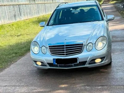 Gebraucht Mercedes E220 170 PS (125 kW) 2006 Grau Kombi