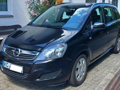 Gebraucht Opel Zafira 116 PS (85 kW) 2012 Schwarz Van / Kleinbus