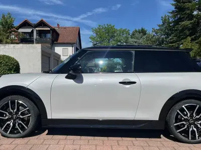 Gebraucht Mini John Cooper Works 156 PS (114 kW) 2026 Weiß Kleinwagen