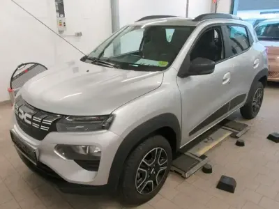 Używany Dacia Spring Essentiel 33 kW (45 KM) 2023 Srebrny Hatchback