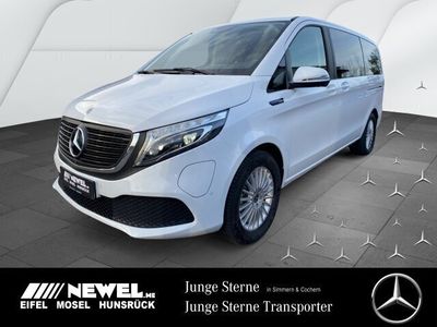 Weiß Gebraucht 2022 Mercedes EQV300 Van / Kleinbus | 55.440 € (Teuer)