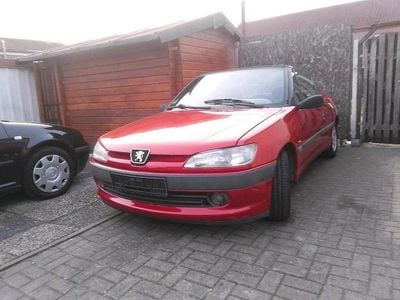 Gebraucht Peugeot 306 Cabriolet 101 PS (74 kW) 1998 Rot Cabrio