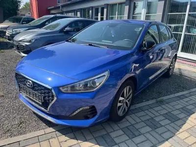 Gebraucht Hyundai i30 Passion 120 PS (88 kW) 2018 Champion blue / met Kleinwagen