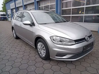 Gebraucht VW Golf VII Trendline 116 PS (85 kW) 2018 Silber Kombi