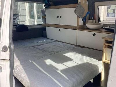 Second-hand VW T5 102 CP (75 kW) 2014 Alb Van