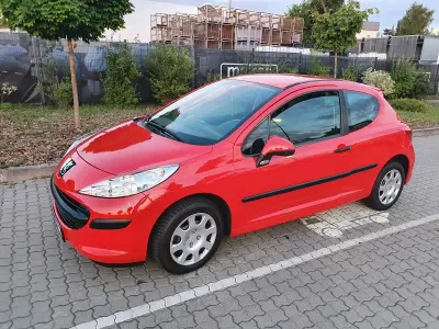 Gebraucht Peugeot 207 70 PS (51 kW) 2009 Rot Kleinwagen