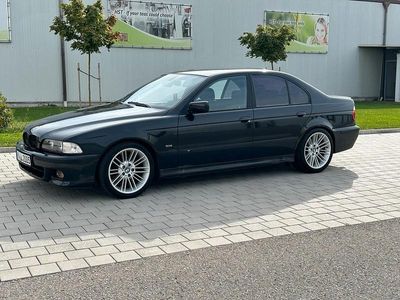 BMW 523