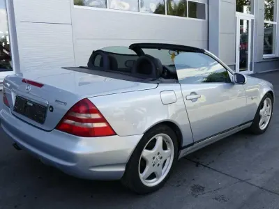 Gebraucht Mercedes SLK230 193 PS (141 kW) 1997 Silber Cabrio