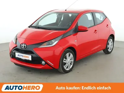Używany Toyota Aygo X-play 69 KM (50 kW) 2016 Czerwony Hatchback