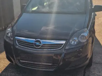 Gebraucht Opel Zafira 110 PS (80 kW) 2012 Schwarz Van / Kleinbus