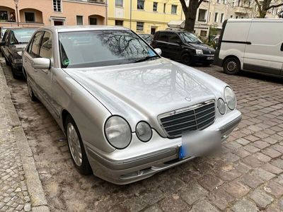 gebraucht Mercedes E200 