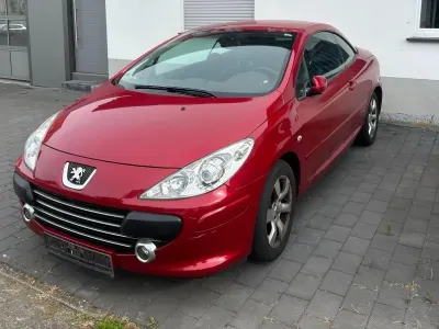 Gebraucht Peugeot 307 CC 109 PS (80 kW) 2008 Rot Cabrio