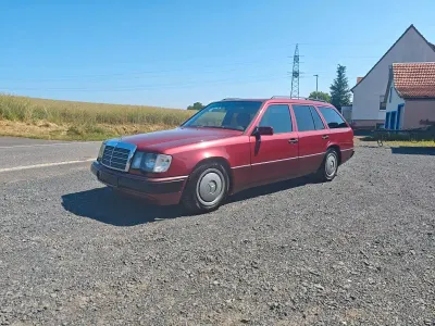 Gebraucht Mercedes 300 180 PS (132 kW) 1991 Rot Limousine