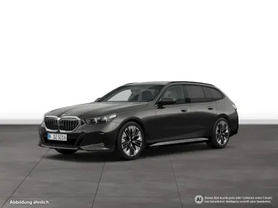 Gebraucht BMW 520 M Sport 190 PS (139 kW) 2025 Grau Kombi