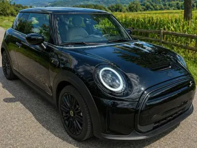 Gebraucht Mini Cooper SE 135 kW (184 PS) 2022 Schwarz Kleinwagen