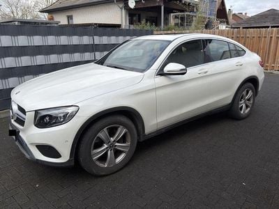 Gebraucht Mercedes GLC350 258 PS (189 kW) 2019 Weiß Coupé