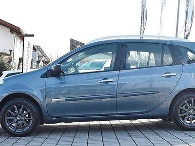 Gebraucht Renault Clio GrandTour Dynamique 101 PS (74 kW) 2010 Grau Kombi