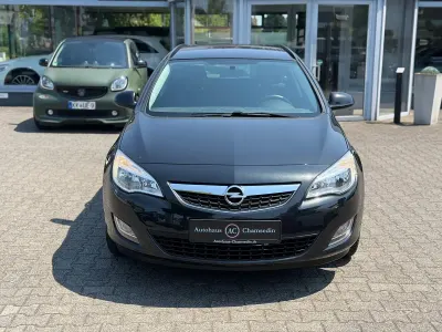 Gebraucht Opel Astra Design Edition 140 PS (102 kW) 2011 Schwarz Kombi