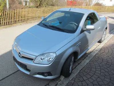 Używany Opel Tigra Edition 90 KM (66 kW) 2006 Srebrny Kabriolet