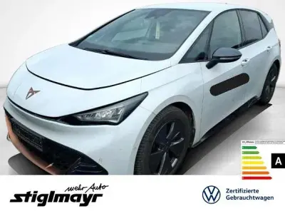 Gebraucht Cupra Born e-Boost 169 kW (231 PS) 2022 Eisweiß Kleinwagen