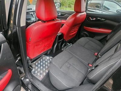 Gebraucht Nissan Qashqai 116 PS (85 kW) 2014 Schwarz SUV