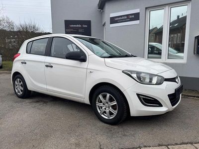 Gebraucht Hyundai i20 Classic 86 PS (63 kW) 2013 Weiß Kleinwagen