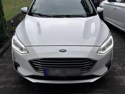 Gebraucht Ford Focus Cool & Connect 125 PS (91 kW) 2018 Weiß Kombi