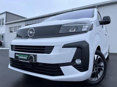 Kaolin weiss Gebraucht 2024 Opel Zafira Life Edition Van / Kleinbus | 31.860 € (Superpreis)