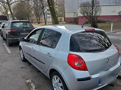 Second-hand Renault Clio III 111 CP (81 kW) 2006 Argintiu Hatchback