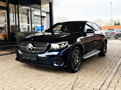 Używany Mercedes GLC250 AMG 204 KM (150 kW) 2019 Niebieski Sedan/Limuzyna