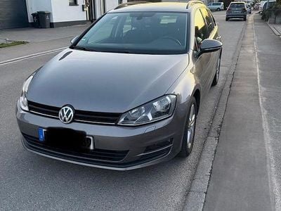 Gebraucht VW Golf VII Comfortline 110 PS (80 kW) 2016 Grau Kombi