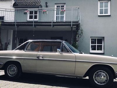 Second-hand Mercedes W114 150 CP (110 kW) 1971 Bej Coupe