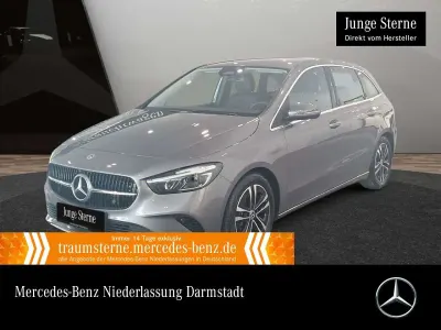 Używany Mercedes B200 Advanced 163 KM (119 kW) 2025 Szary Minivan