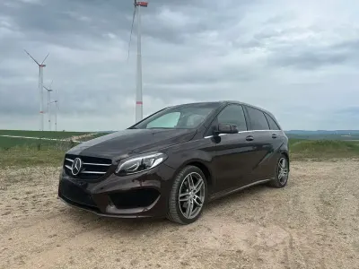 Gebraucht Mercedes B200 AMG line 156 PS (114 kW) 2016 Braun Van / Kleinbus