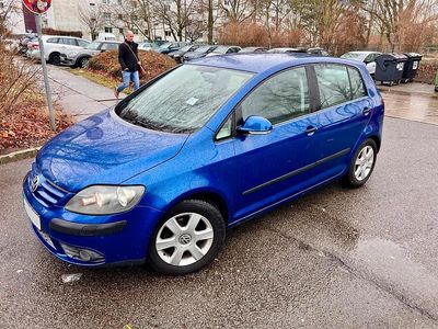 Blau Gebraucht 2006 VW Golf IV Kleinwagen | 3.300 € (Etwas zu teuer)