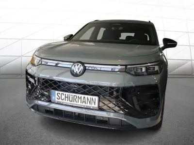 Neu VW Tayron R-line 150 PS (110 kW) 2026 Cipressinogrün metallic SUV