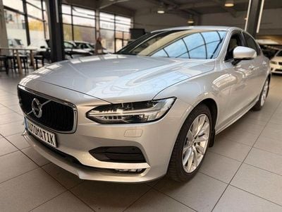 Gebraucht Volvo S90 Momentum 190 PS (139 kW) 2019 Bright silver metallic / metal Limousine
