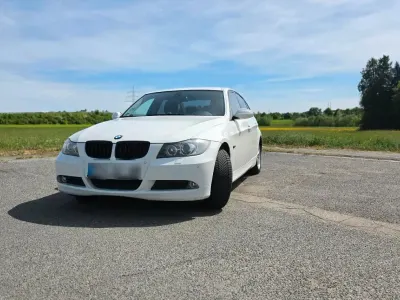 Gebraucht BMW 318 120 PS (88 kW) 2007 Weiß Limousine