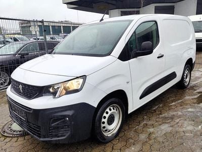 Gebraucht Peugeot Partner Premium 102 PS (75 kW) 2022 Weiß Van / Kleinbus