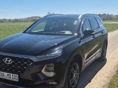 Second-hand Hyundai Santa Fe Premium 200 CP (147 kW) 2018 Negru SUV