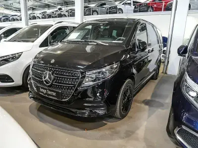 Gebraucht Mercedes V300 Avantgarde 237 PS (174 kW) 2025 Schwarz Van / Kleinbus