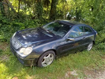 Gebraucht Mercedes C200 163 PS (119 kW) 2003 Smaragdschwarz  metalliclack Coupé