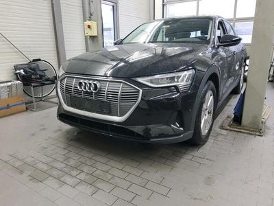 Usata Audi e-tron Basis 230 kW (313 CV) 2022 Nero SUV