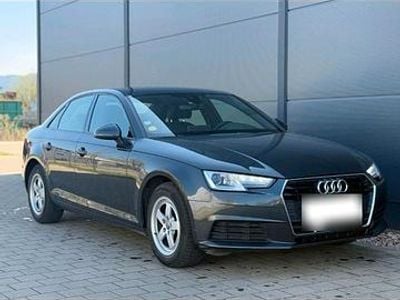 Gebraucht Audi A4 150 PS (110 kW) 2018 Grau Limousine