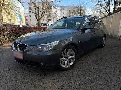 Gebraucht BMW 525 177 PS (130 kW) 2007 Grau Kombi