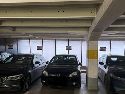 Schwarz Gebraucht 2011 VW Golf Limousine | 5.850 € (Etwas zu teuer)