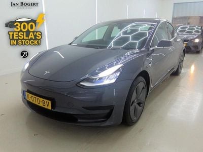 Grau Gebraucht 2020 Tesla Model 3 Standard Range Limousine | 19.400 € (Guter Preis)