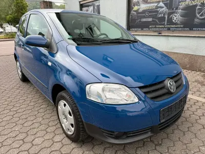 Używany VW Fox Basis 54 KM (39 kW) 2005 Niebieski Hatchback