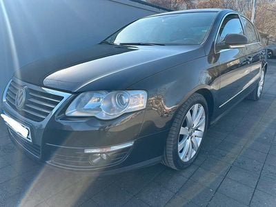Second-hand VW Passat 140 CP (102 kW) 2005 Negru Berlinǎ
